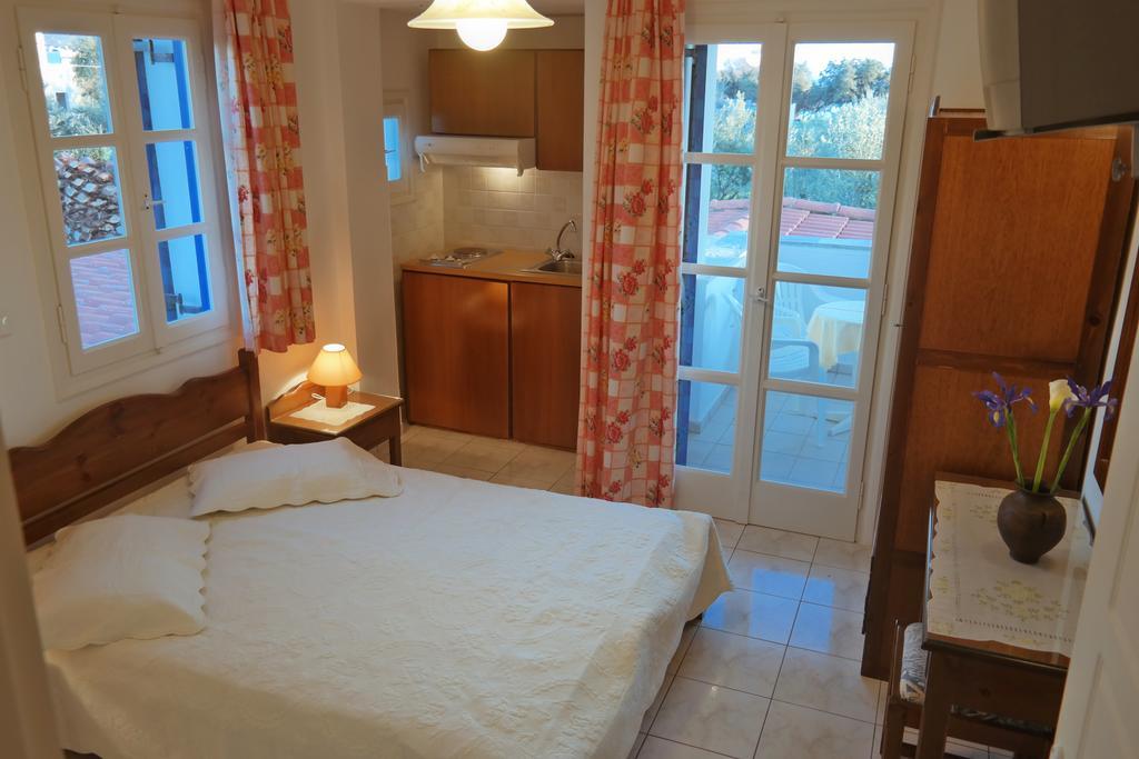 Mina'S Studios In Naxos Island Agios Prokopios  Room photo