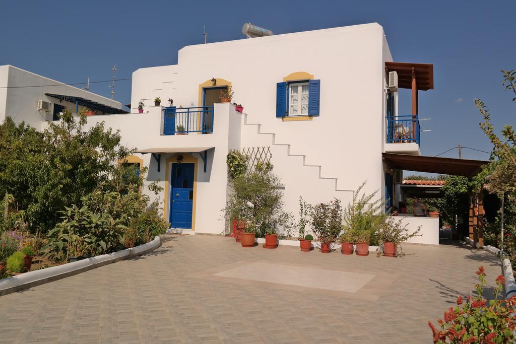 Mina'S Studios In Naxos Island Agios Prokopios  Exterior photo